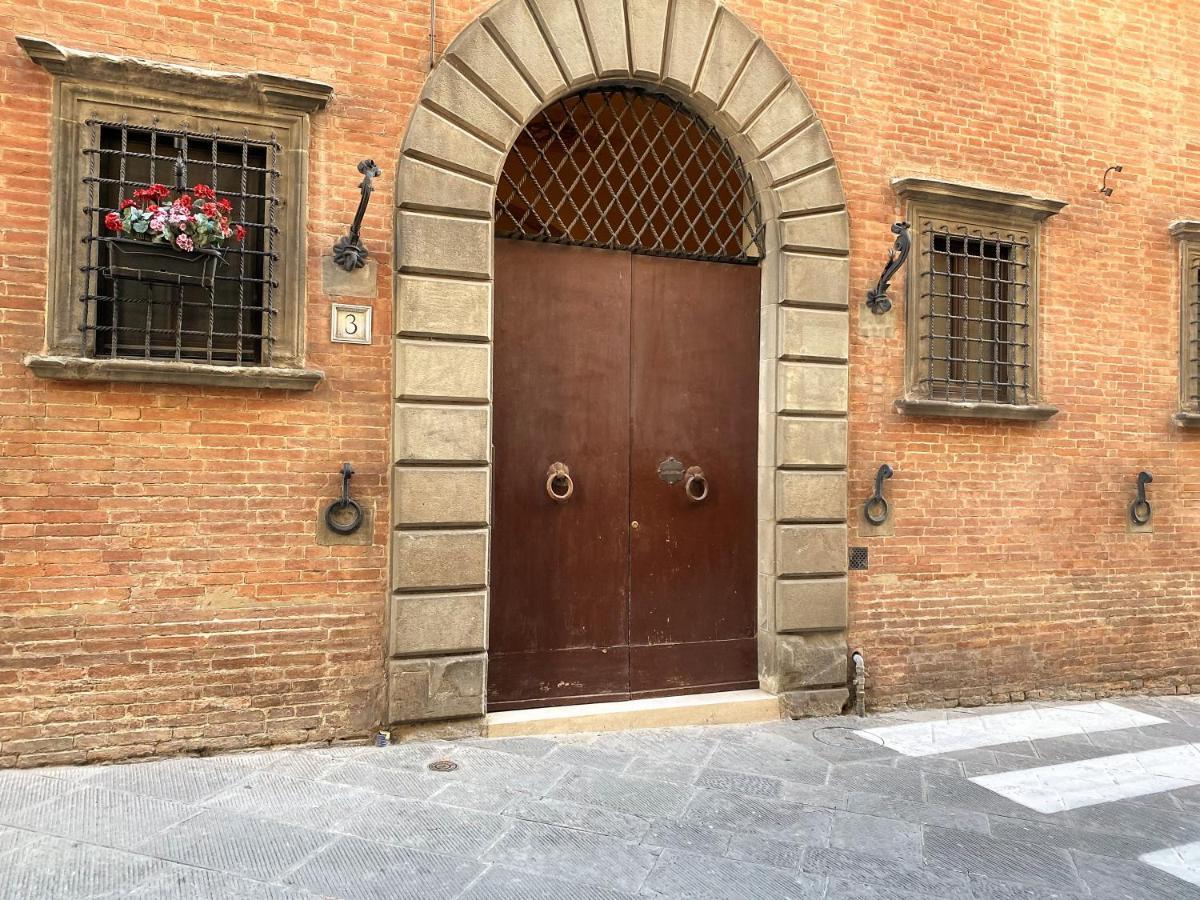 Violante House-Appartamento In Centro Storico เซียนา ภายนอก รูปภาพ
