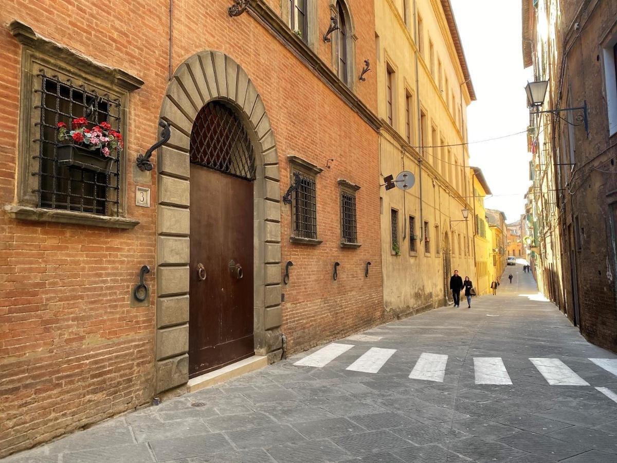 Violante House-Appartamento In Centro Storico เซียนา ภายนอก รูปภาพ